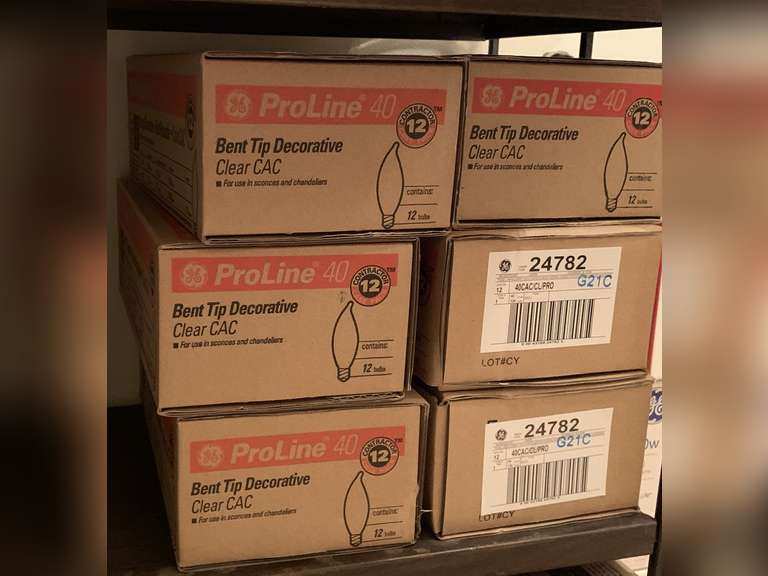 6 BOXES OF CHANDELIER BULBS 40W SMALL BASE - UP HALLWAY image