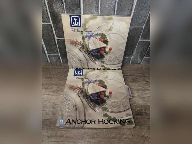 PAIR OF VINTAGE ANCHOR HOCKING AVALON 12-IN PLATTERS IN ORIGINAL BOXES image