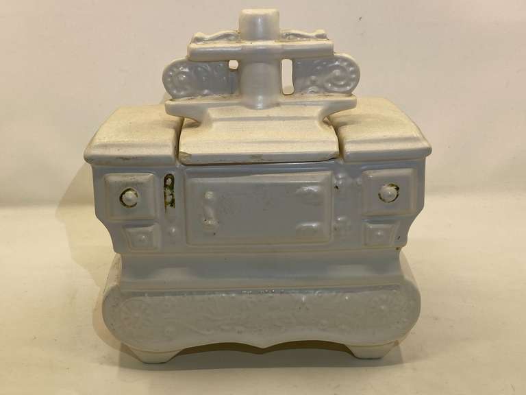 KIT… Vintage McCoy pottery “cookstove” cookie jar, the lid was broken but repaired, see pictures for details. image