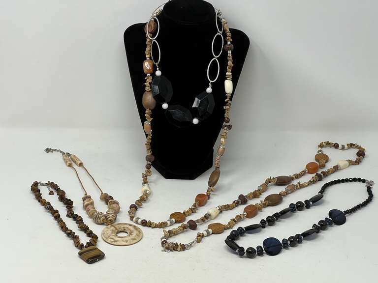 Ladies fashion estate jewelry beaded necklaces, see pictures for details. image