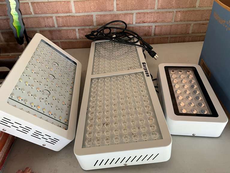 Indoor growing lights, three pieces, working condition unknown, see pictures for details. image