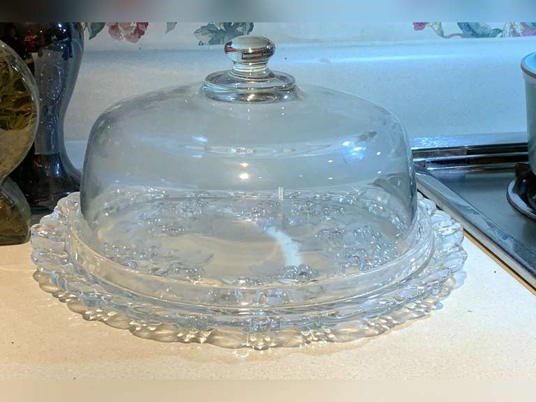 VINTAGE WALTHER MIKASA CRYSTAL CARMEN COVERED CAKE PLATE - KITCHEN image