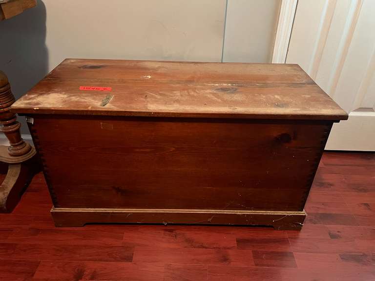 BR3… Vintage blanket chest, front corners are dovetailed, see pictures for details. image