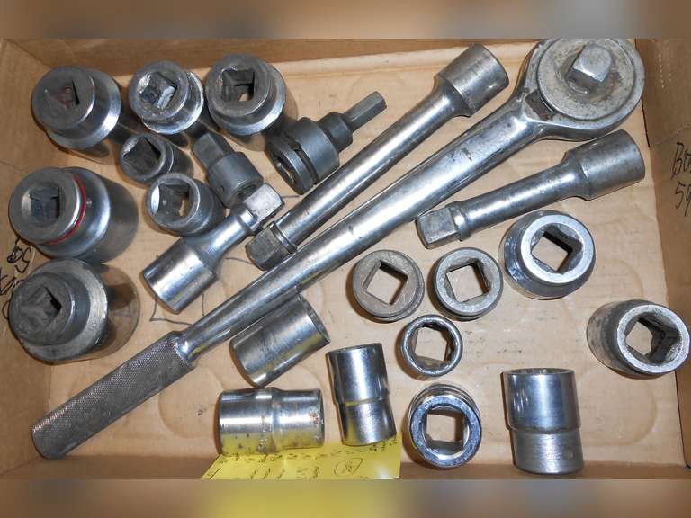 3/4" DRIVE RATCHET, SOCKETS & EXTENSIONS (23) PCS image