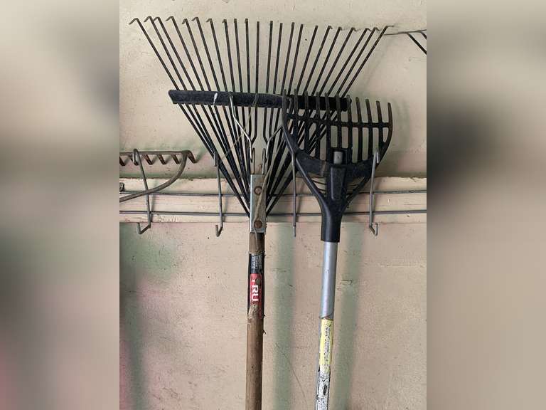 YARD RAKE, SHRUB RAKE - GARAGE image