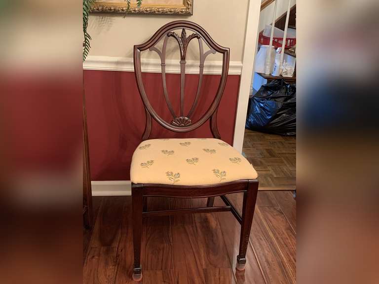ANTIQUE MAHOGANY HENKEL HARRIS SHIELD BACK DINING ROOM/SIDE CHAIR 20" WIDE X 17" DEEP X 39" TALL (EXCELLENT CONDITION) - DINING ROOM image