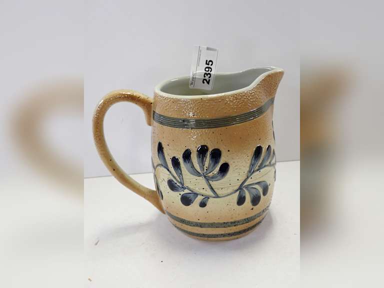 Williamsburg Teleflora Pitcher image