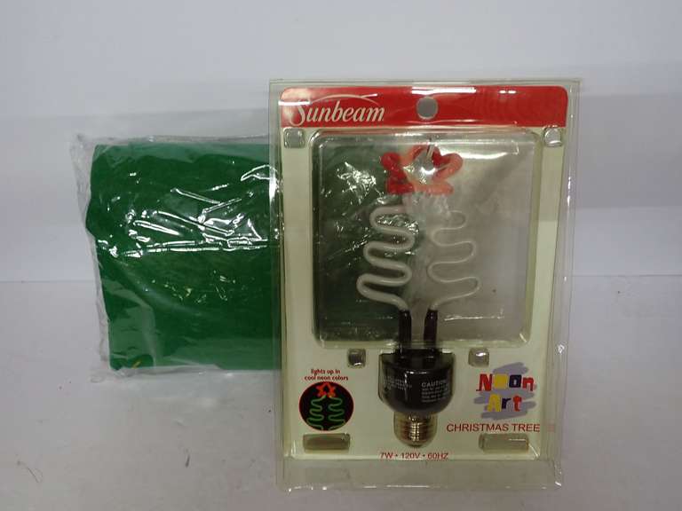 Sunbeam Neon Art Christmas Tree Light and Felt Advent Calendar image