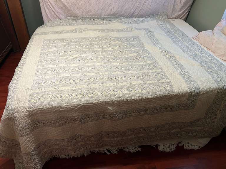 BR4… Blue and white bedspread, see pictures for details. image