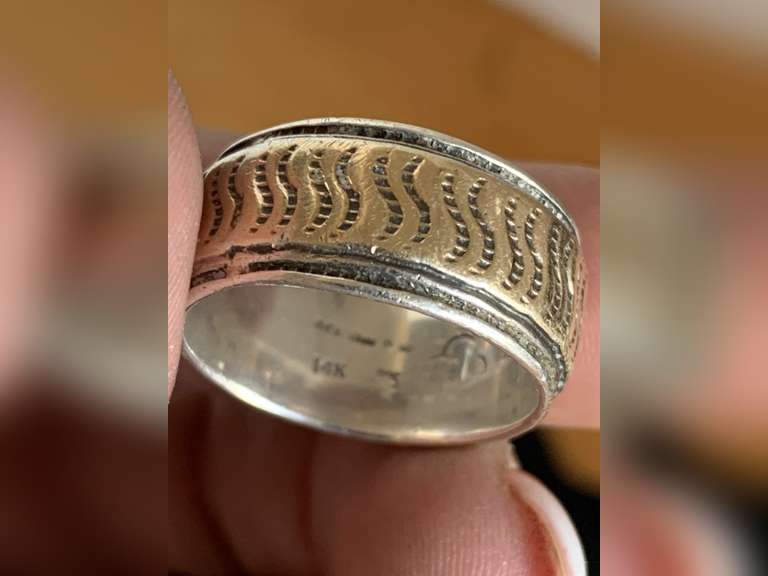 MEN'S 14K 2 TONE WEDDING BAND SIZE 9 1/2 (10.87 GRAMS WHITE/ROSE GOLD) - CHECKOUT image