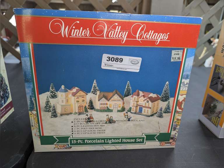 WINTER VALLEY COTTAGES 15-PIECE PORCELAIN LIGHTED HOUSE SET IN ORIGINAL BOX image