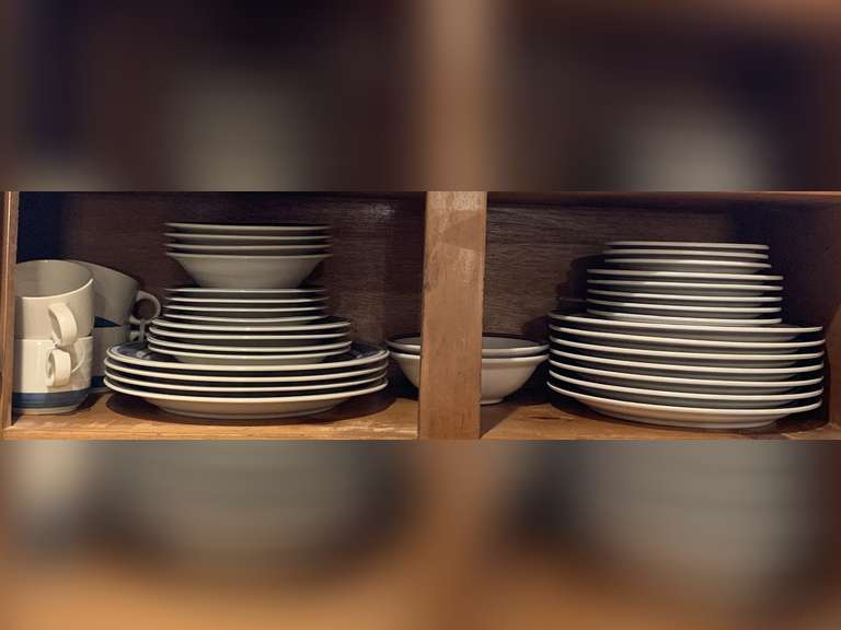 SHELF LOT TO INCLUDE 38 PIECES OF GREY/WHITE STONEWARE - KITCHEN image