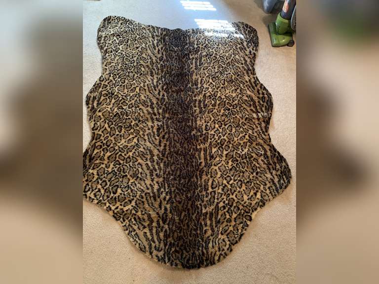 LEOPARD PATTERN PLUSH RUG 85" X 55" - UP MASTER BED image