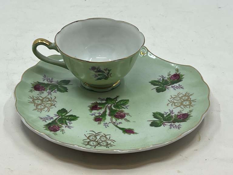 KIT… Beautiful Lefton China snack plate with cup, see pictures for details. image