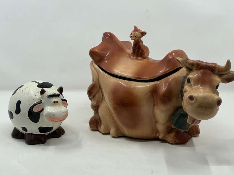 KIT… Vintage cow cookie jar, believed to be Brush-McCoy pottery featuring Elsie the cow and cat, also includes a vintage cow coin bank, see pictures for details. image