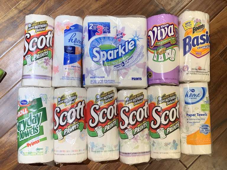 12 ROLLS OF PAPER TOWELS - PANTRY image