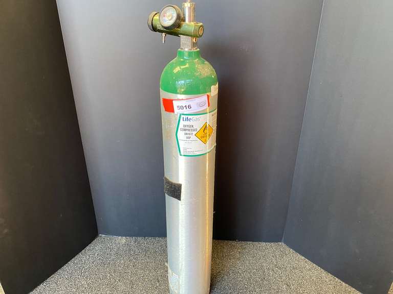 Oxygen tank, see pictures for details. image