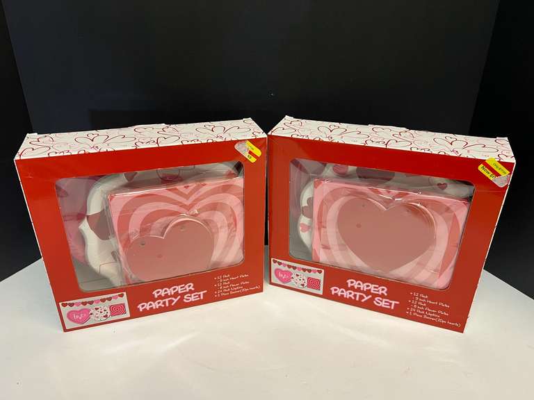 Valentine paper party sets, two sets, still in original packaging, see pictures for details. image