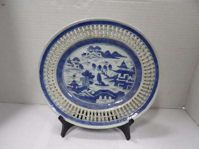 CHINESE EXPORT CANTON PORCELAIN PLATE image