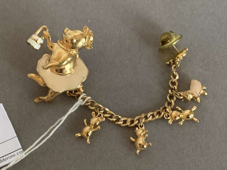 1997 TRIFARI GOLD TONE PIG SWEATER CLIP image