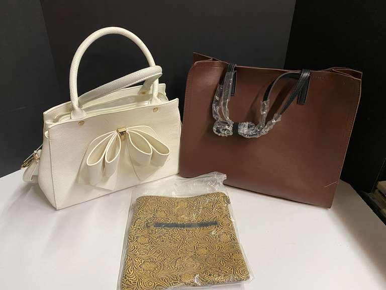 Ladies handbags, three pieces, see pictures for details. image