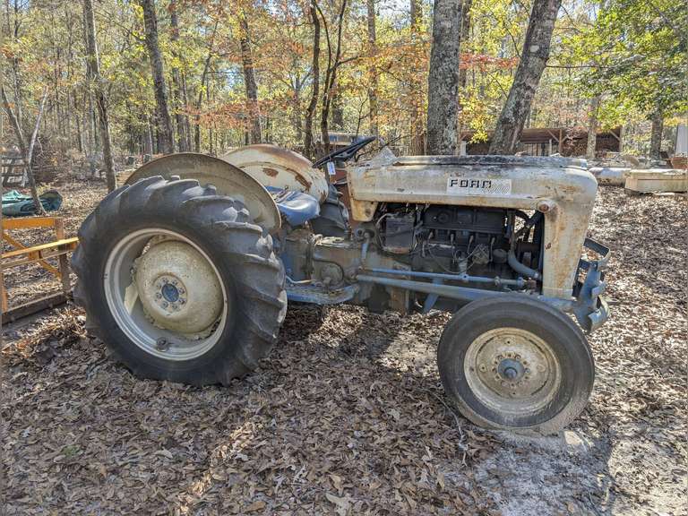 FORD 4000 TRACTOR image