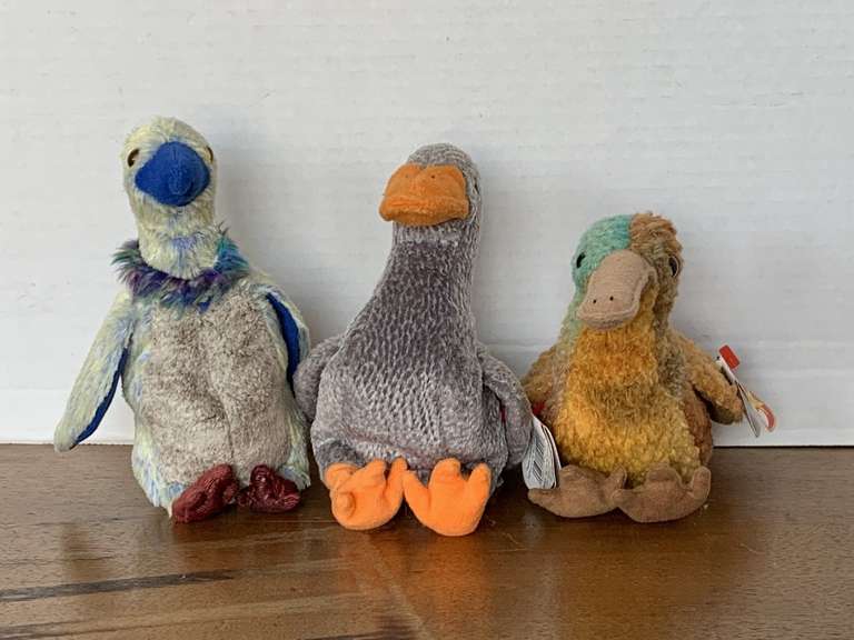 3 TY BEANIE BABIES (1999 HANK, 1998 BEAK, 2000 BUZZY) image