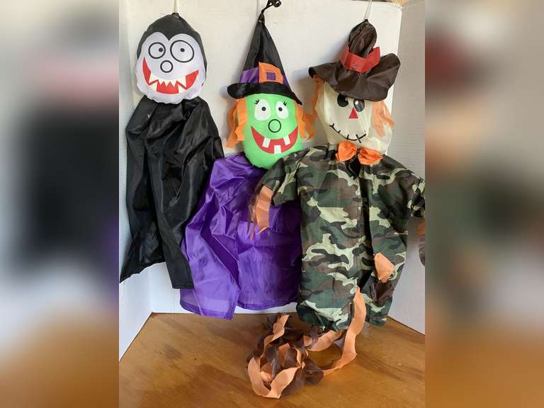 3 HALLOWEEN WINDSOCKS image