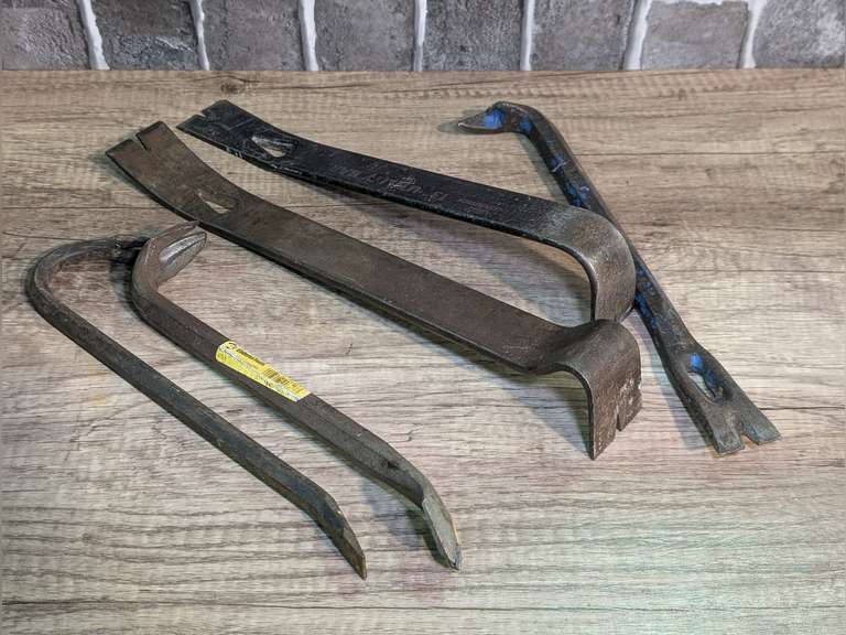 SHORT RIPPER BARS AND CROWBARS image