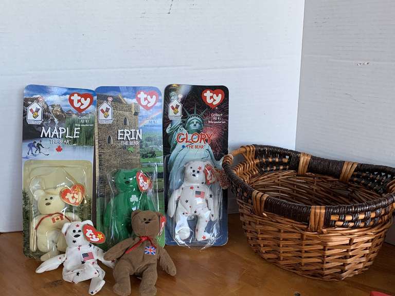 FIVE 1999 MCDONALD'S MINI BEARS (MAPLE, ERIN, 2 GLORY, BRITANNIA) IN NICE WOVEN BASKET image