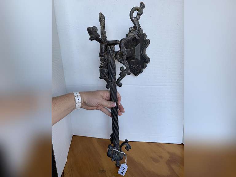 VINTAGE TALL METAL WALL DECOR 22" LONG X 10" WIDE (HAS DAMAGE) image