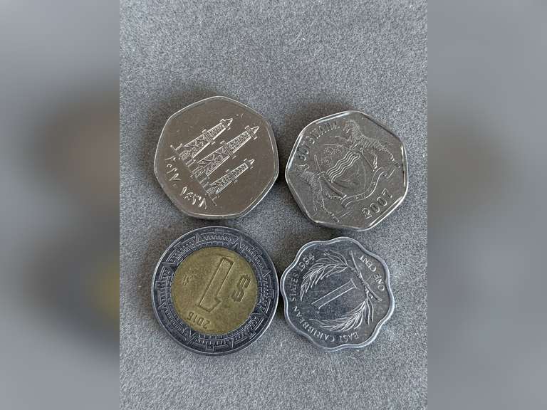 4 FOREIGN COINS (1994 EAST CARIBBEAN STATES 1 CENT COIN, UNITED ARAB EMIRATES 50 FILS COIN, 2007 BOT SWANG 25 THEBE COIN, 2016 MEXICO 1 DOLLAR PESO) - CHECKOUT image