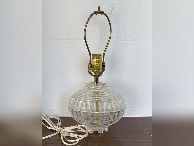 VINTAGE AMERICAN GLASS ART DECO OVAL LANTERN SHAPED TABLE LAMP W/ GLASS FEET 16" TALL (TO TOP OF HARP) image