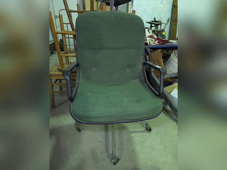 WIDE SEAT ROLLING OFFICE / SHOP CHAIR image