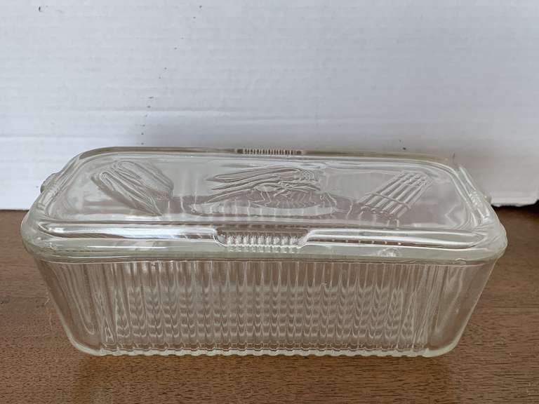 VINTAGE MEDIUM HAZEL ATLAS REFRIGERATOR DISH W/ VEGETABLE EMBOSSED LID 8 3/4" LONG X 4" WIDE X 3 1/2" TALL image
