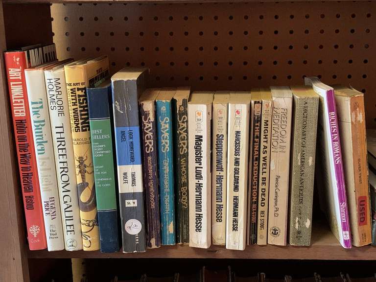 ASSORTMENT OF BOOKS (18 BOOKS) image