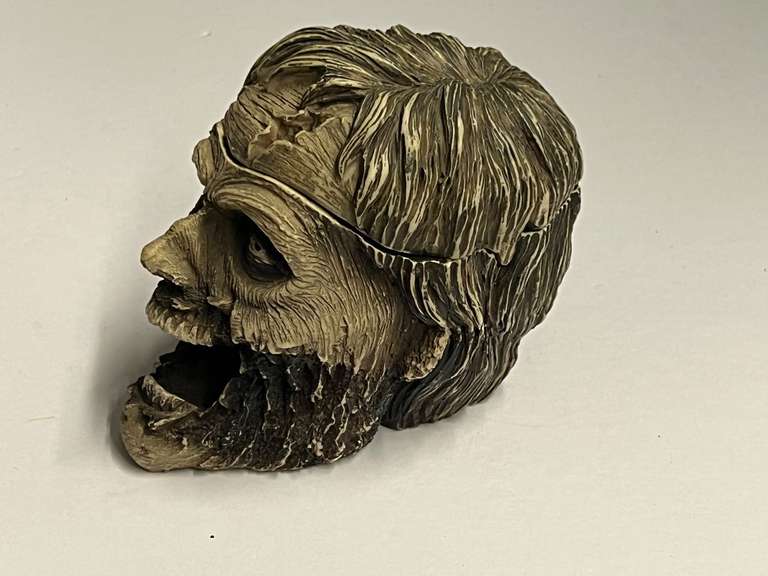 Evil Undead Zombie Head Ashtray Statue, see pictures for details. image