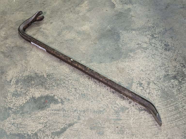 APPROX. 24-IN CROWBAR image