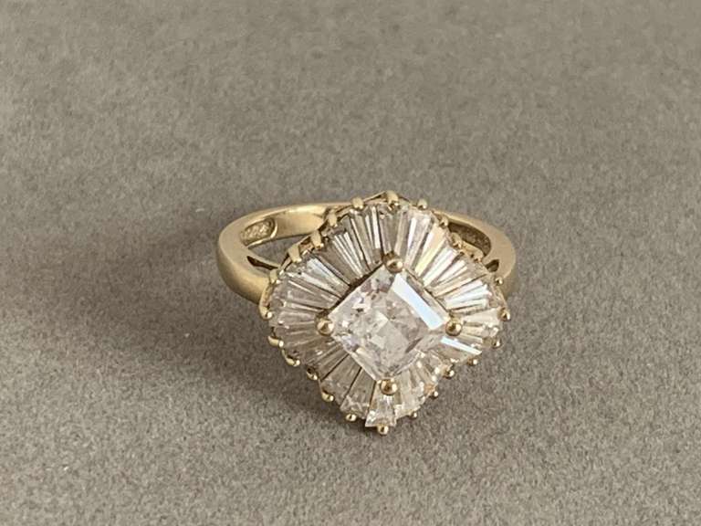 14K GOLD DINNER RING W/ BEAUTIFUL CZ'S SIZE 7 (4.10 GRAMS) - CHECKOUT image