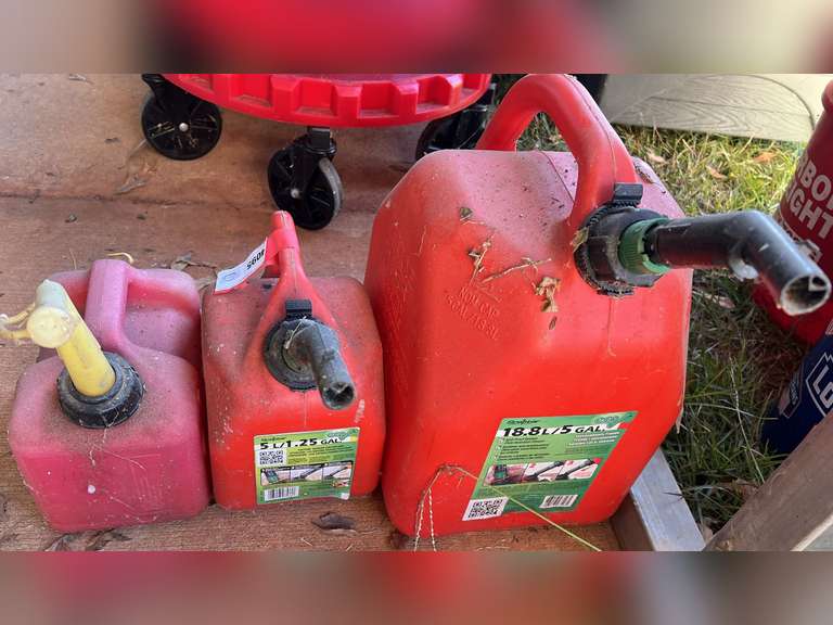 Gas cans, set of three, see pictures for details. image