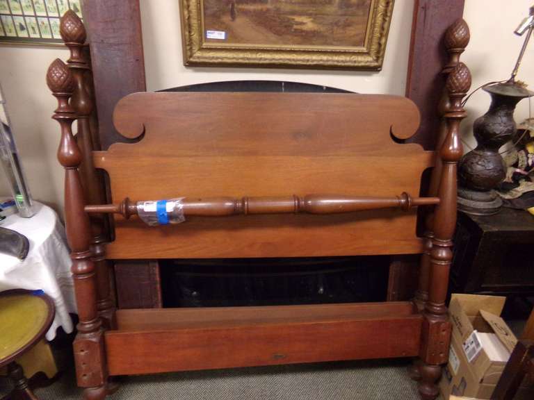 ANTIQUE FULL-SIZE BED image