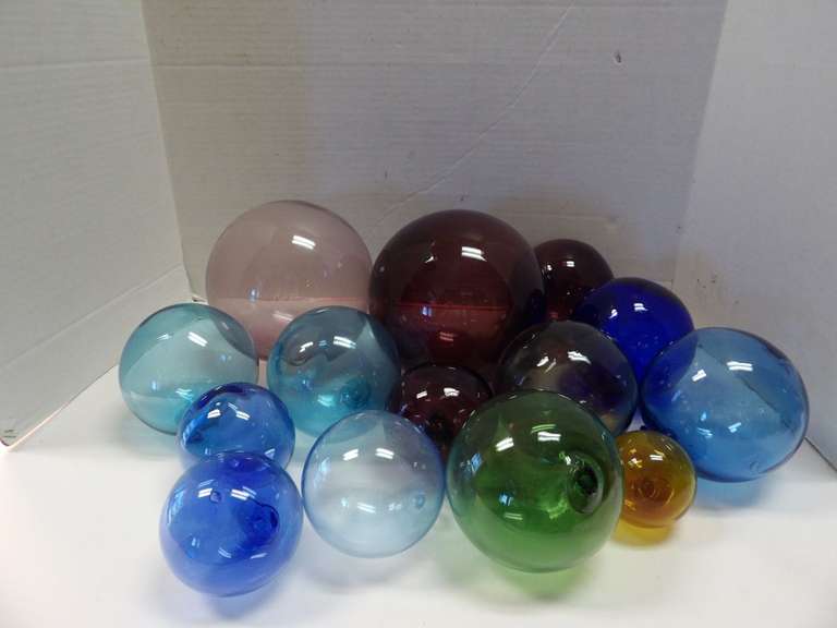 MIXED LOT OF DIFFERENT SIZE HAND BLOWN GLASS BALLS image