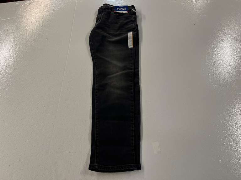Arizona Jean company, skinny jeans, size 34 x 30, still new with the tags, see pictures for details. image