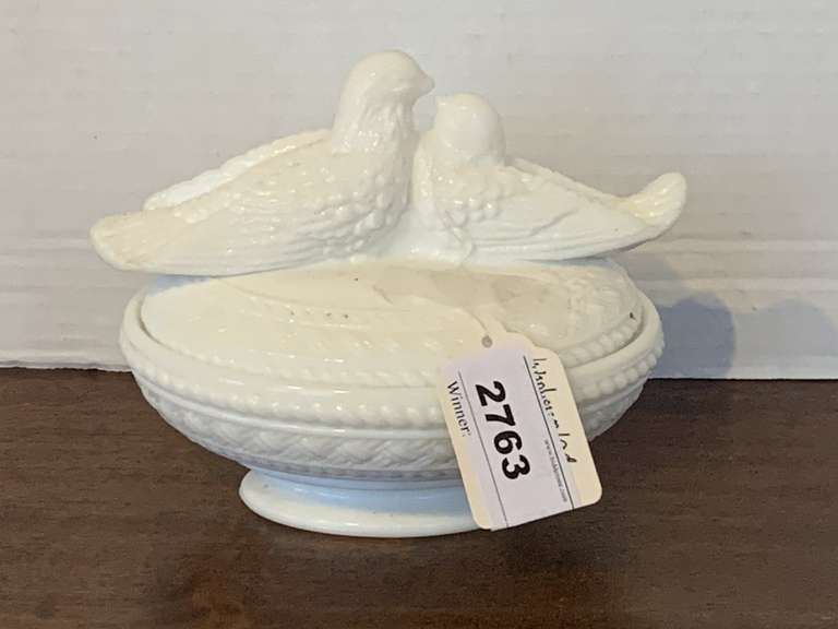 ANTIQUE WESTMORELAND WHITE MILK GLASS LOVE BIRDS COVERED CANDY DISH 7" LONG X 5 1/2" TALL X 5" WIDE image