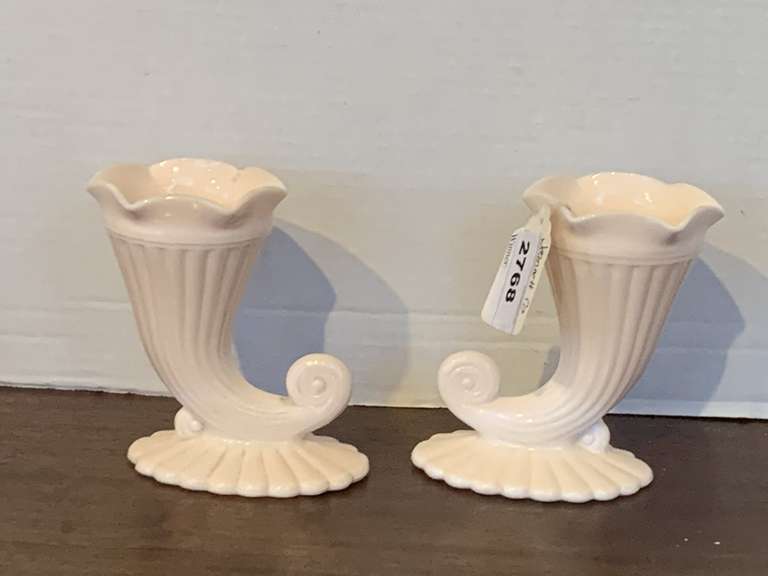 2 VINTAGE JEANNETTE SHELL PINK MILK GLASS CORNUCOPIA VASES 5 1/4" TALL X 4 1/2" WIDE image