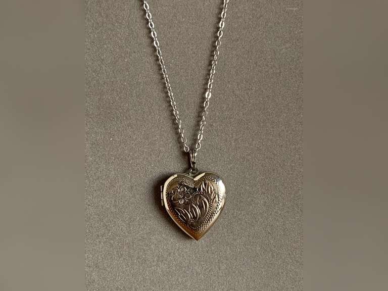 SILVERTONE ETCHED HEART LOCKET ON SILVERTONE CHAIN 18" LONG - CHECKOUT image