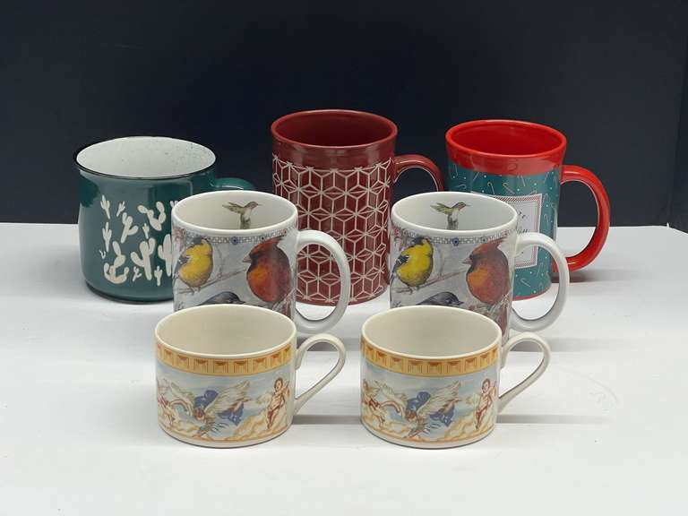 Assorted decorative coffee mugs, approximately seven pieces, see pictures for details. image