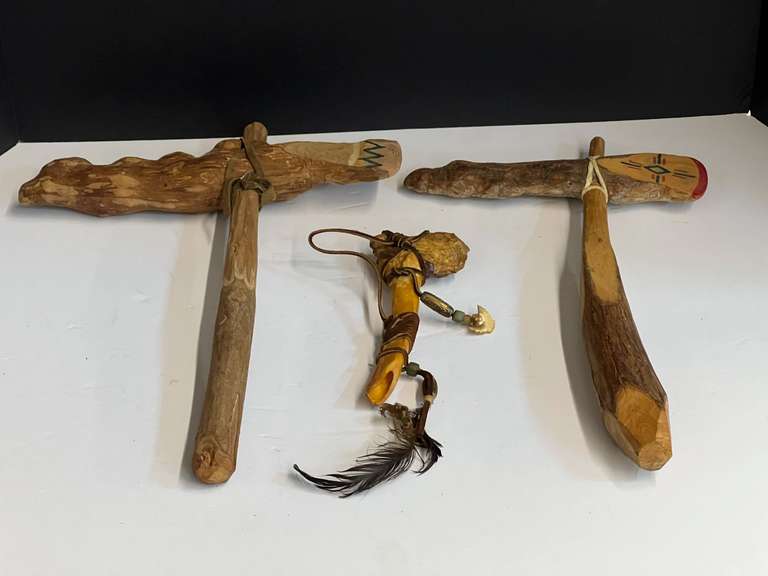 Tomahawk replicas, three pieces, see pictures for details. image