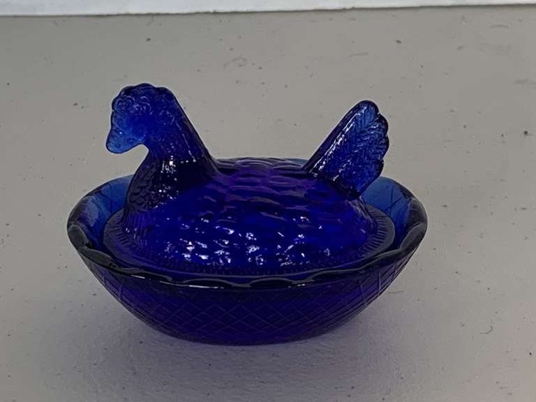 VINTAGE COBALT BLUE GLASS HEN ON NEST 2 1/2" LONG X 2" WIDE X 2" TALL image