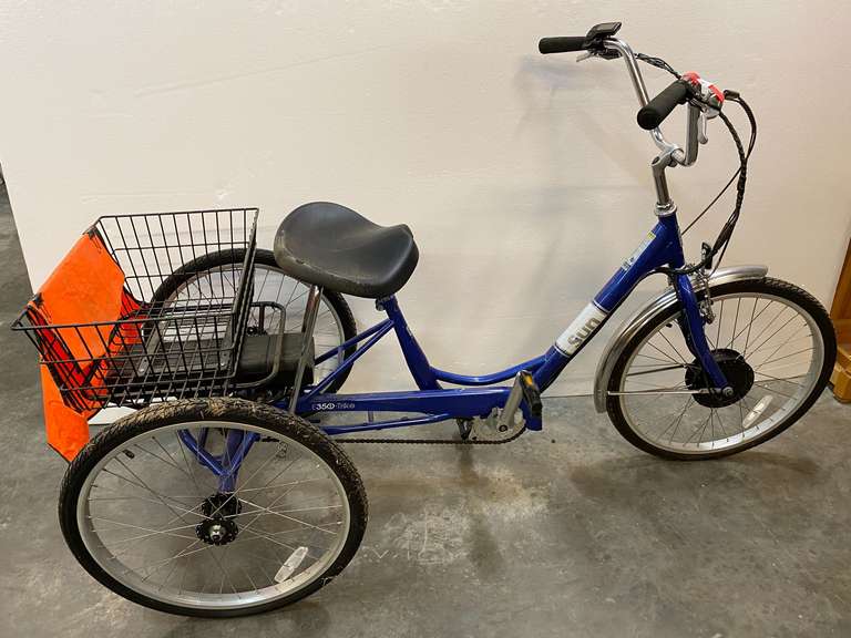 Sun E350 trike, with basket, powers up. no charging cord, see pictures for details. image